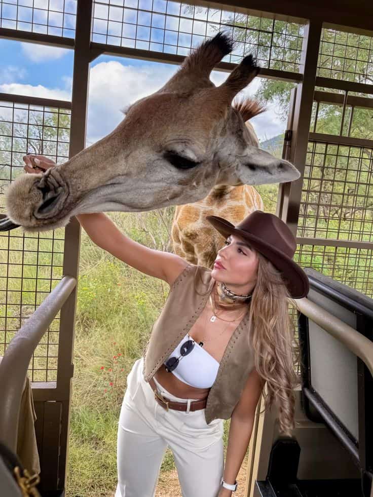 Safari chic white trousers and vest ensemble Safari chic white trousers and vest ensemble — Zoo Outfits